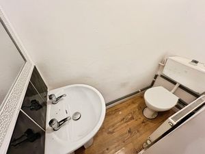 WC- click for photo gallery